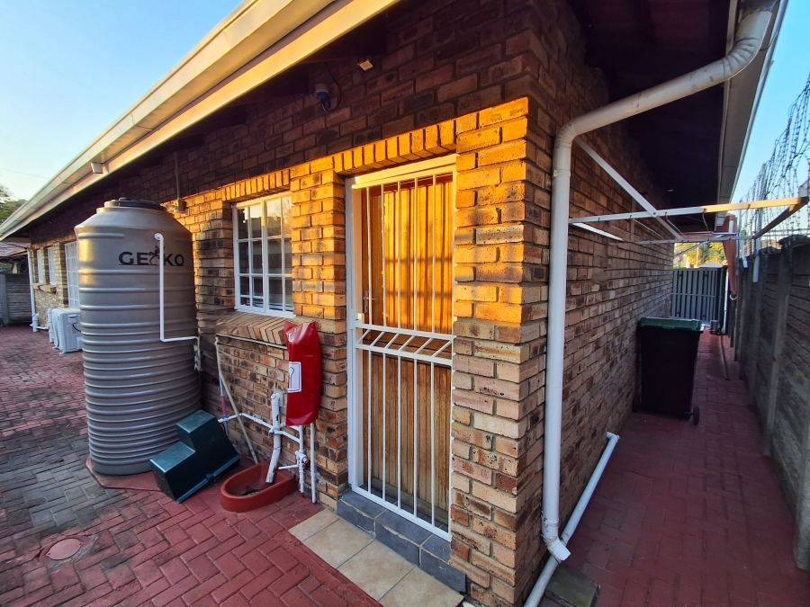 3 Bedroom Property for Sale in Protea Park North West